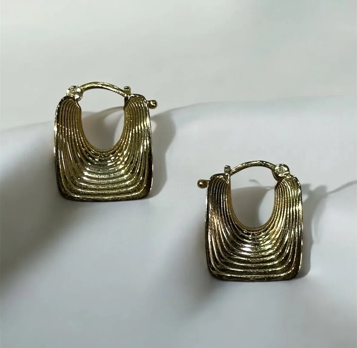 گوشواره مربعی طرح صدف